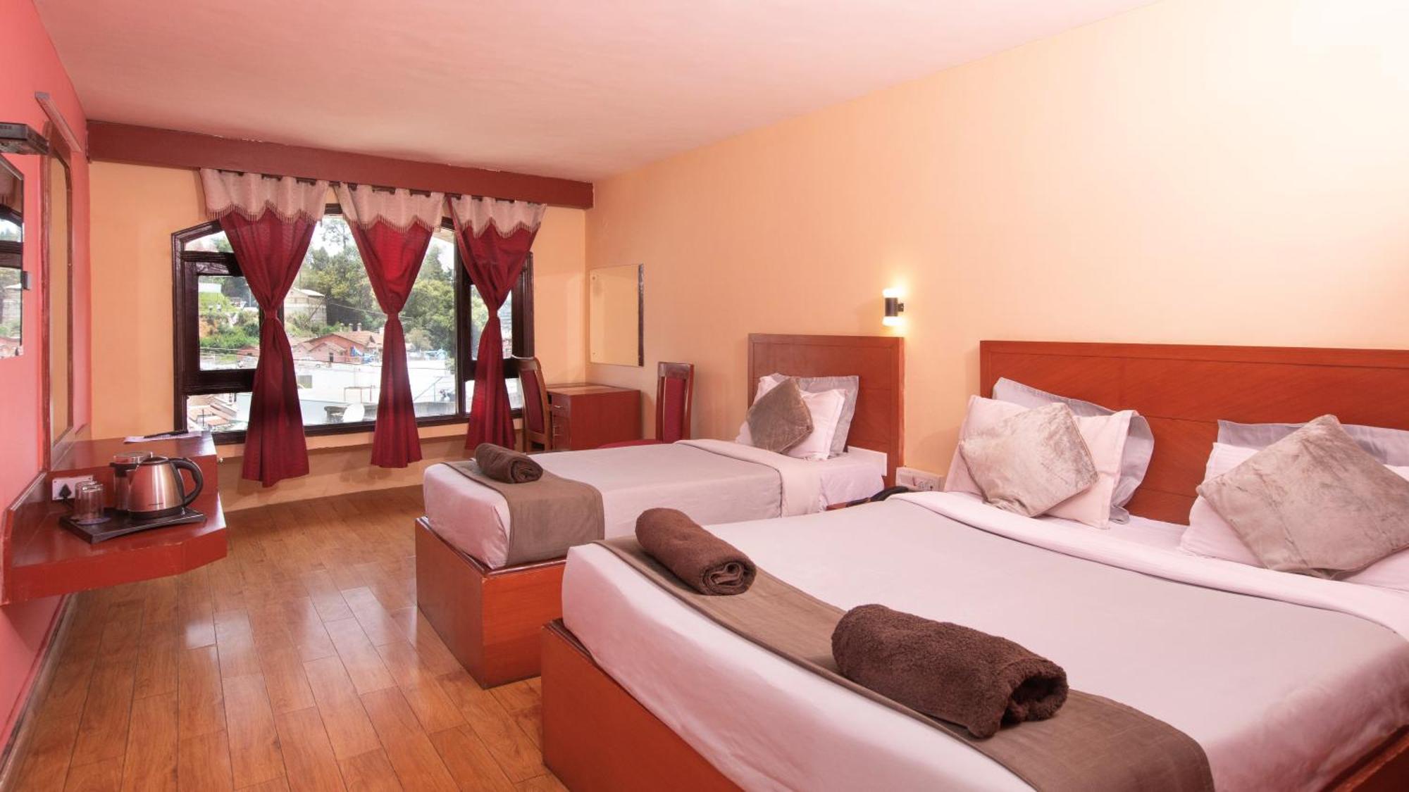 Devi Enterprises - Hotel Khems Ooty Dış mekan fotoğraf