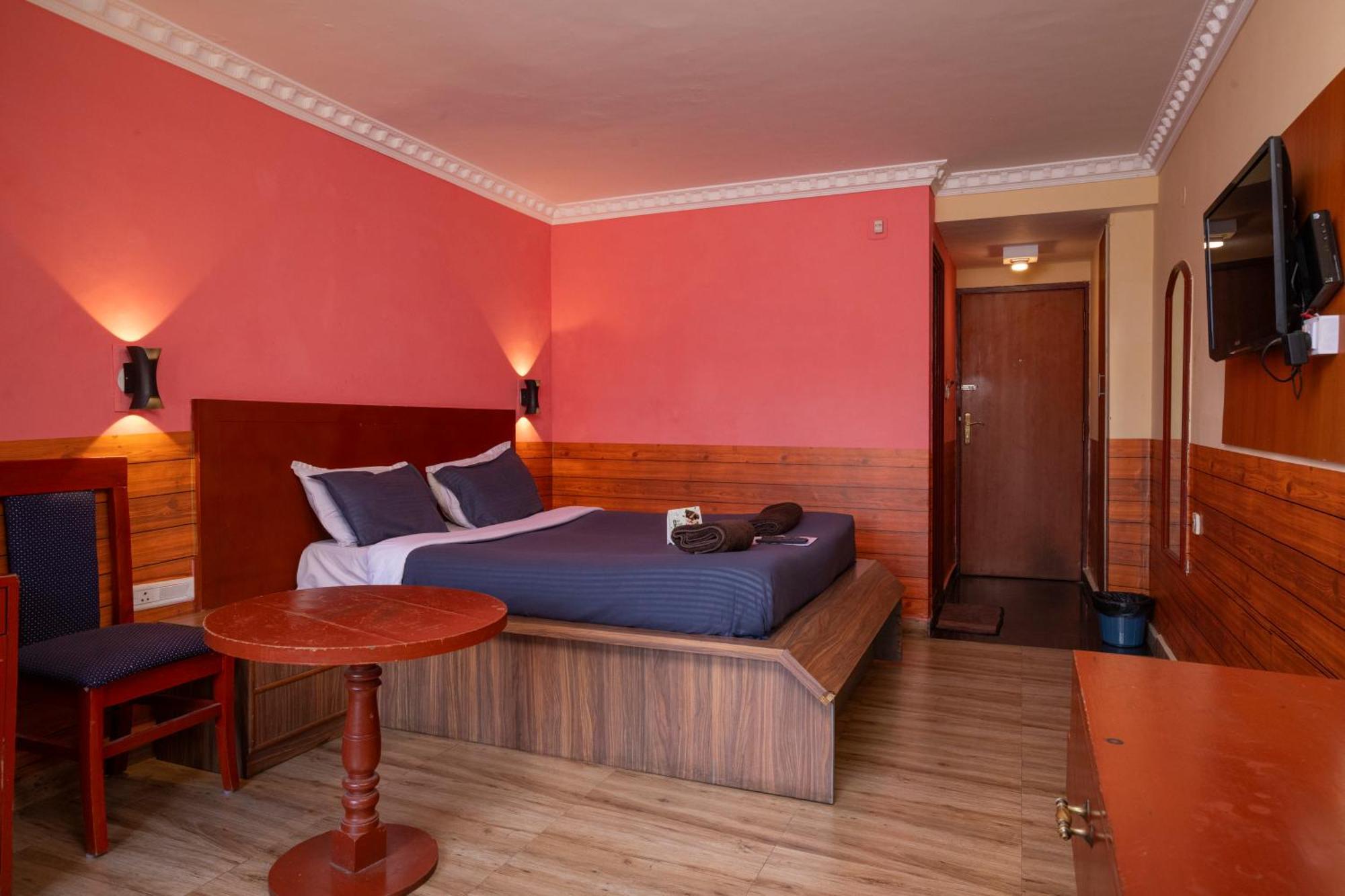 Devi Enterprises - Hotel Khems Ooty Dış mekan fotoğraf