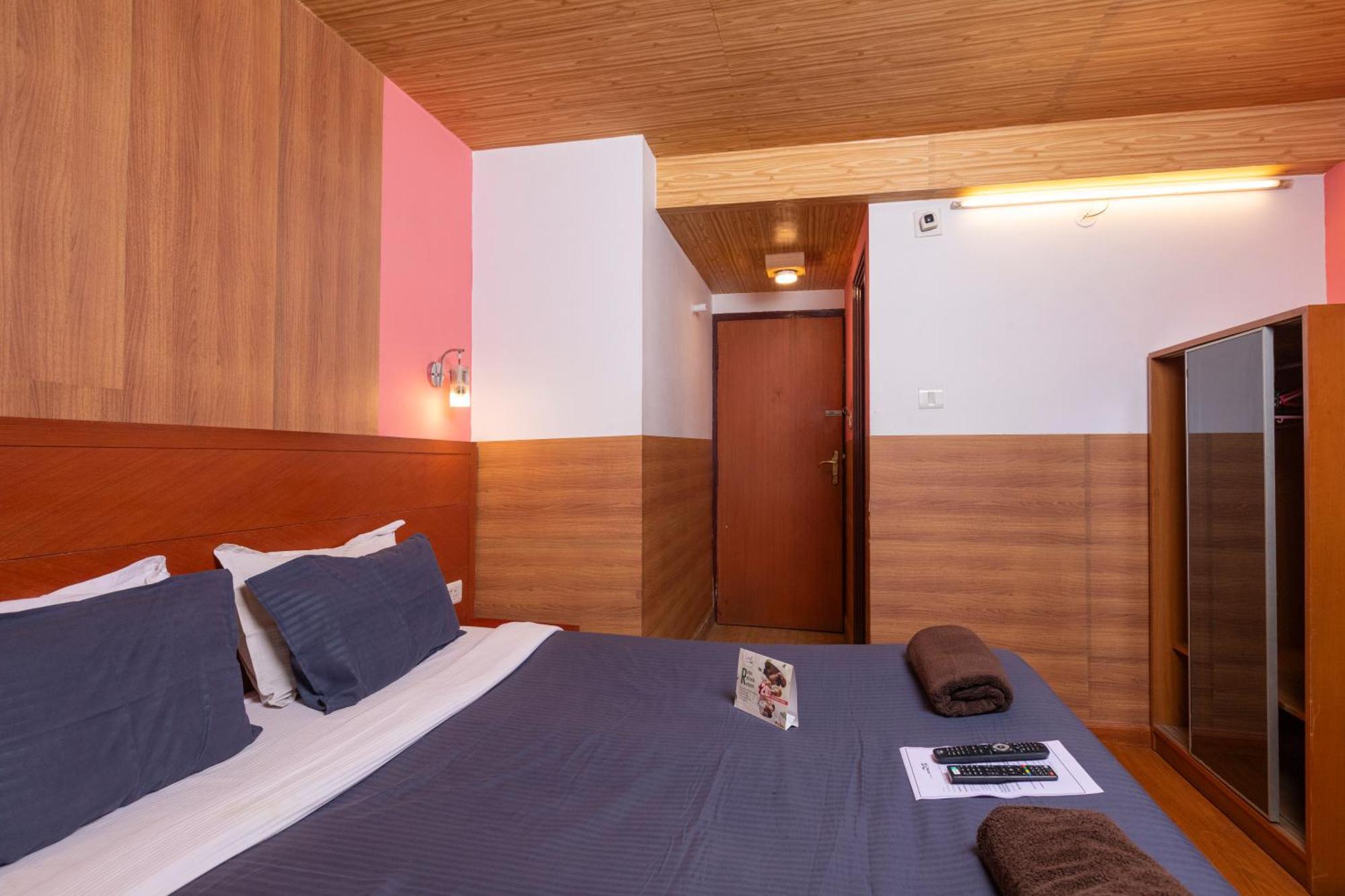 Devi Enterprises - Hotel Khems Ooty Dış mekan fotoğraf