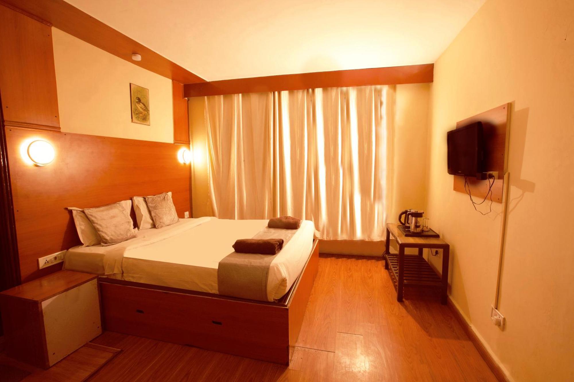 Devi Enterprises - Hotel Khems Ooty Dış mekan fotoğraf