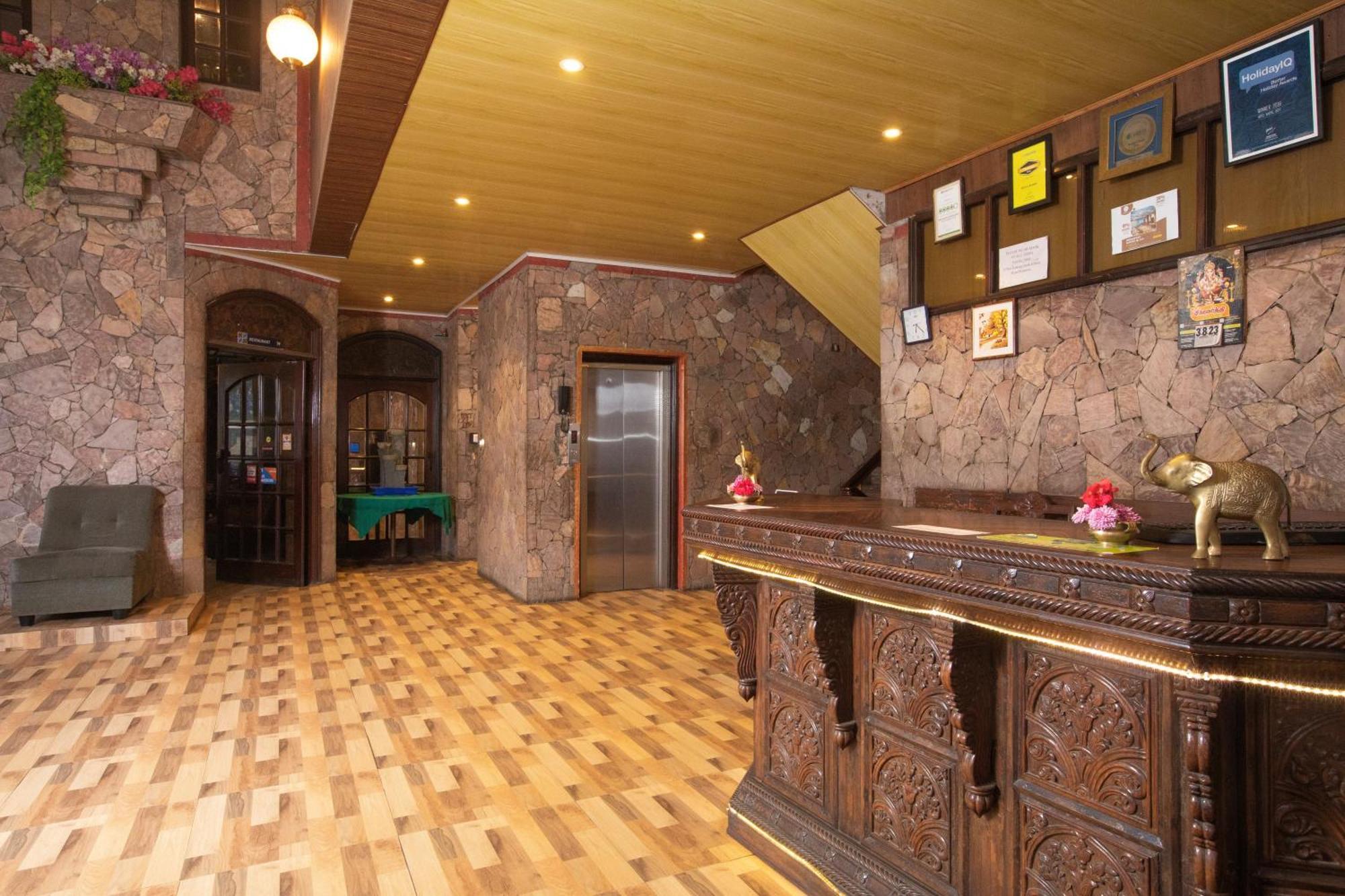 Devi Enterprises - Hotel Khems Ooty Dış mekan fotoğraf