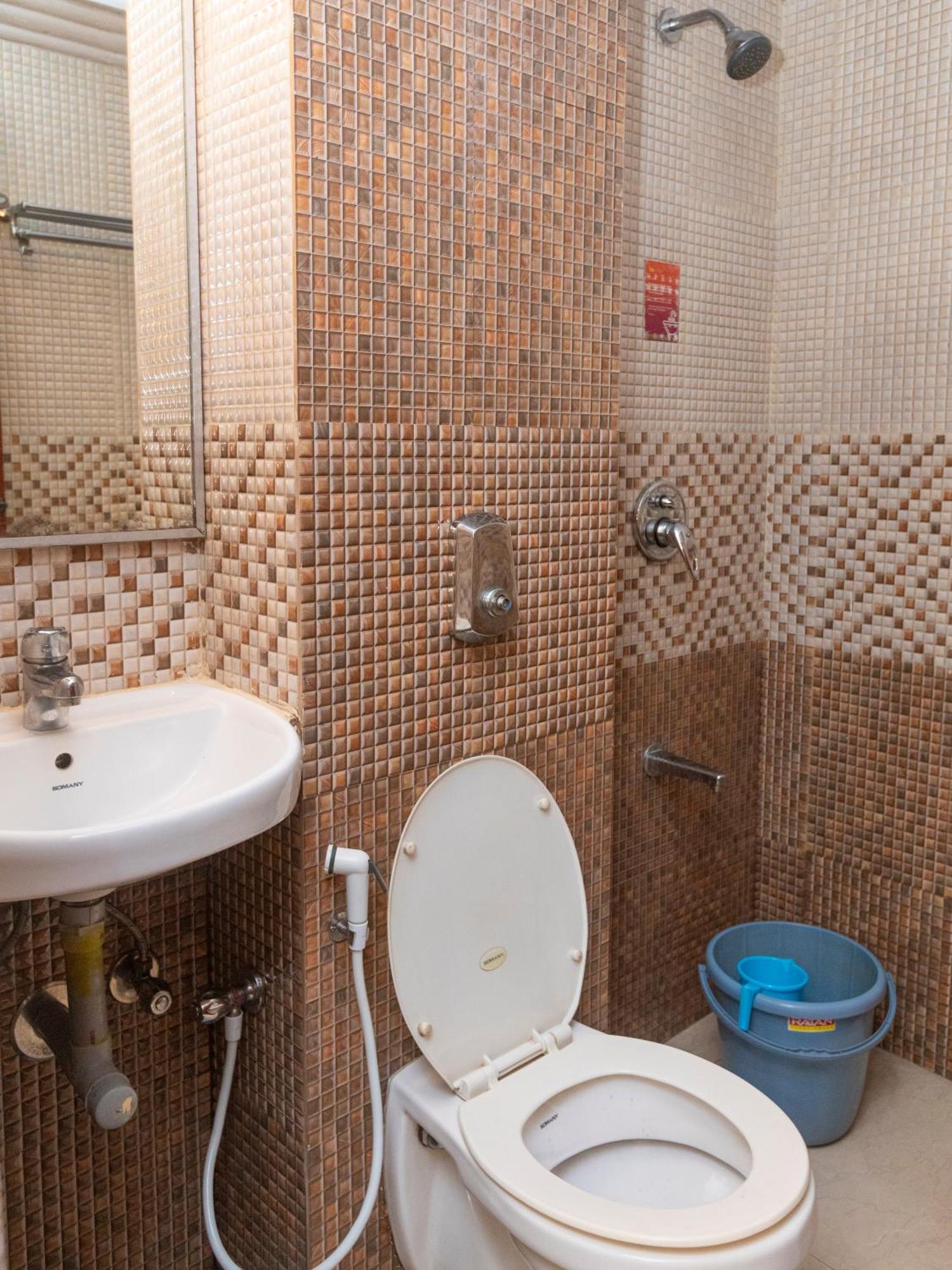 Devi Enterprises - Hotel Khems Ooty Dış mekan fotoğraf