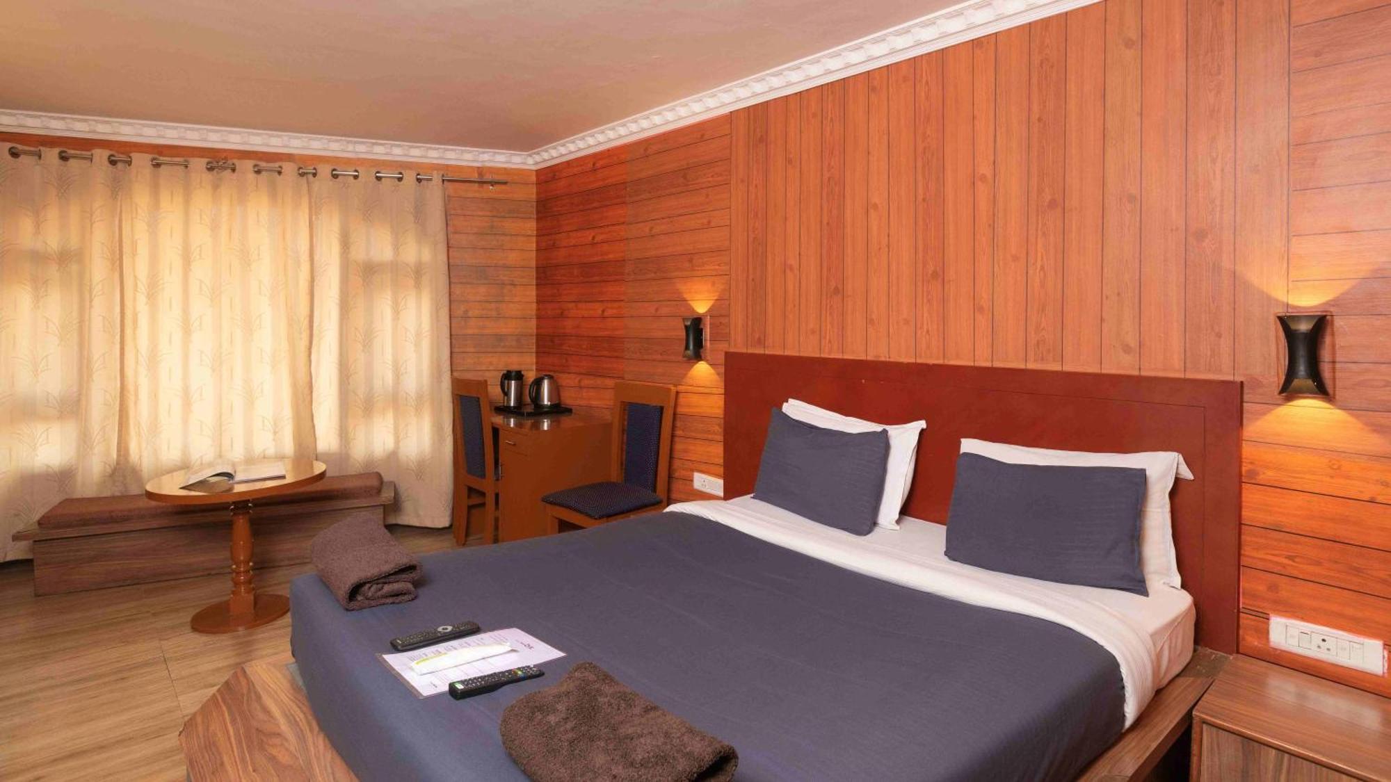 Devi Enterprises - Hotel Khems Ooty Dış mekan fotoğraf