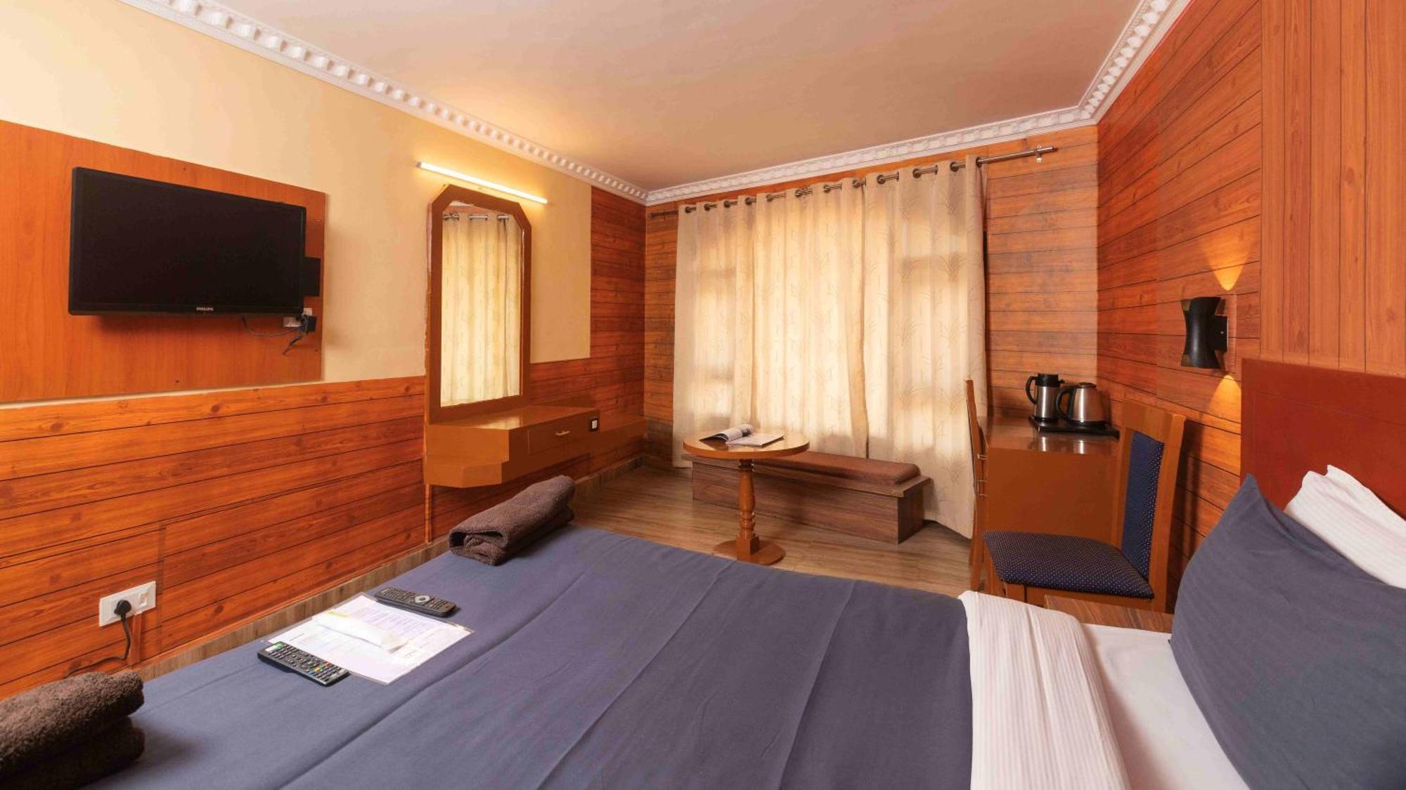 Devi Enterprises - Hotel Khems Ooty Dış mekan fotoğraf