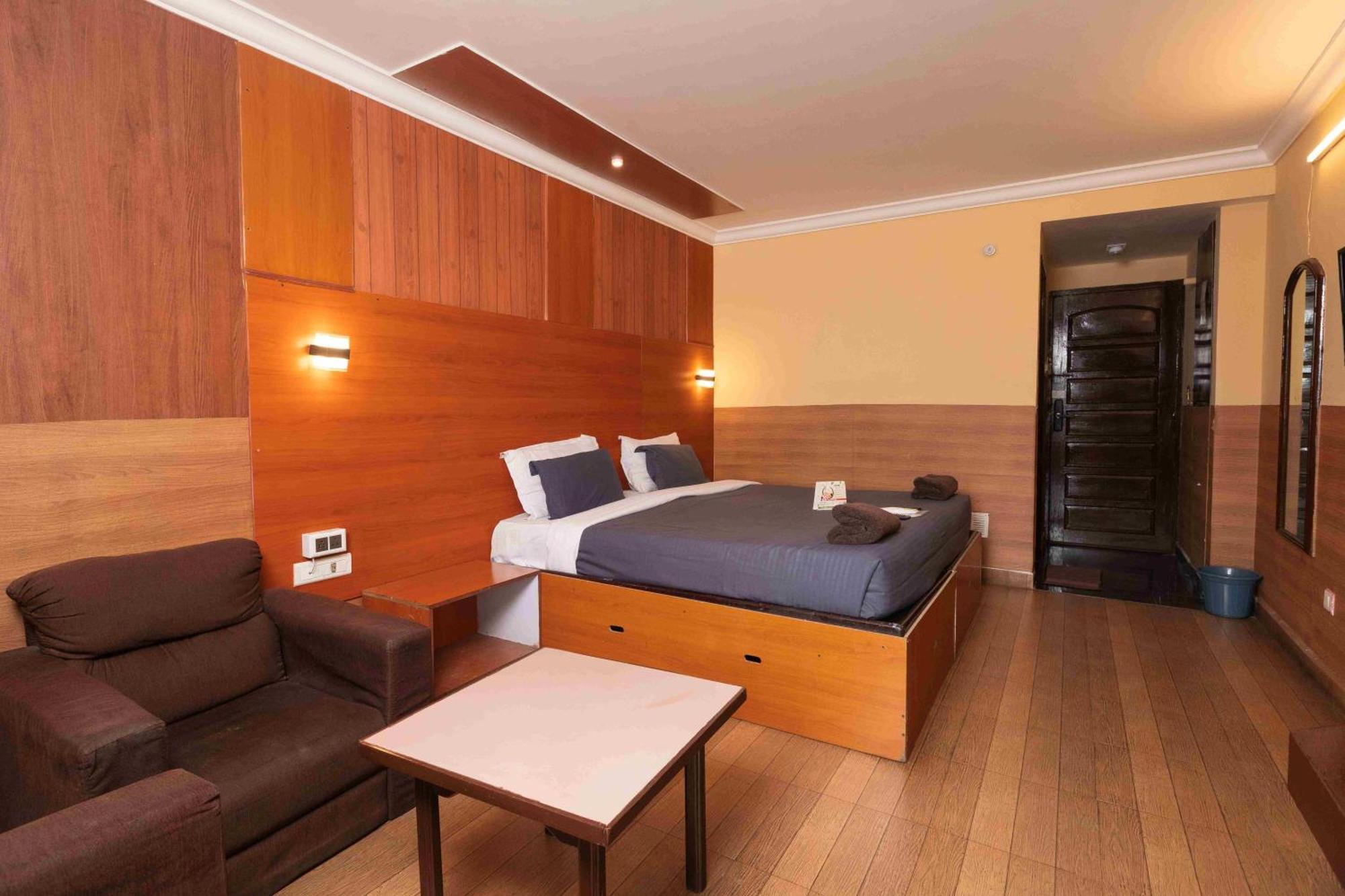 Devi Enterprises - Hotel Khems Ooty Dış mekan fotoğraf