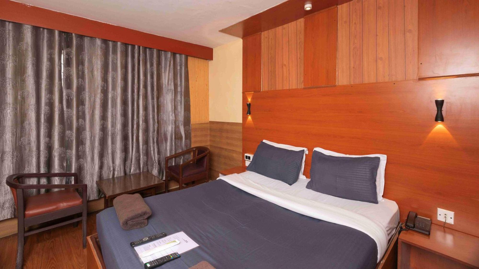 Devi Enterprises - Hotel Khems Ooty Dış mekan fotoğraf