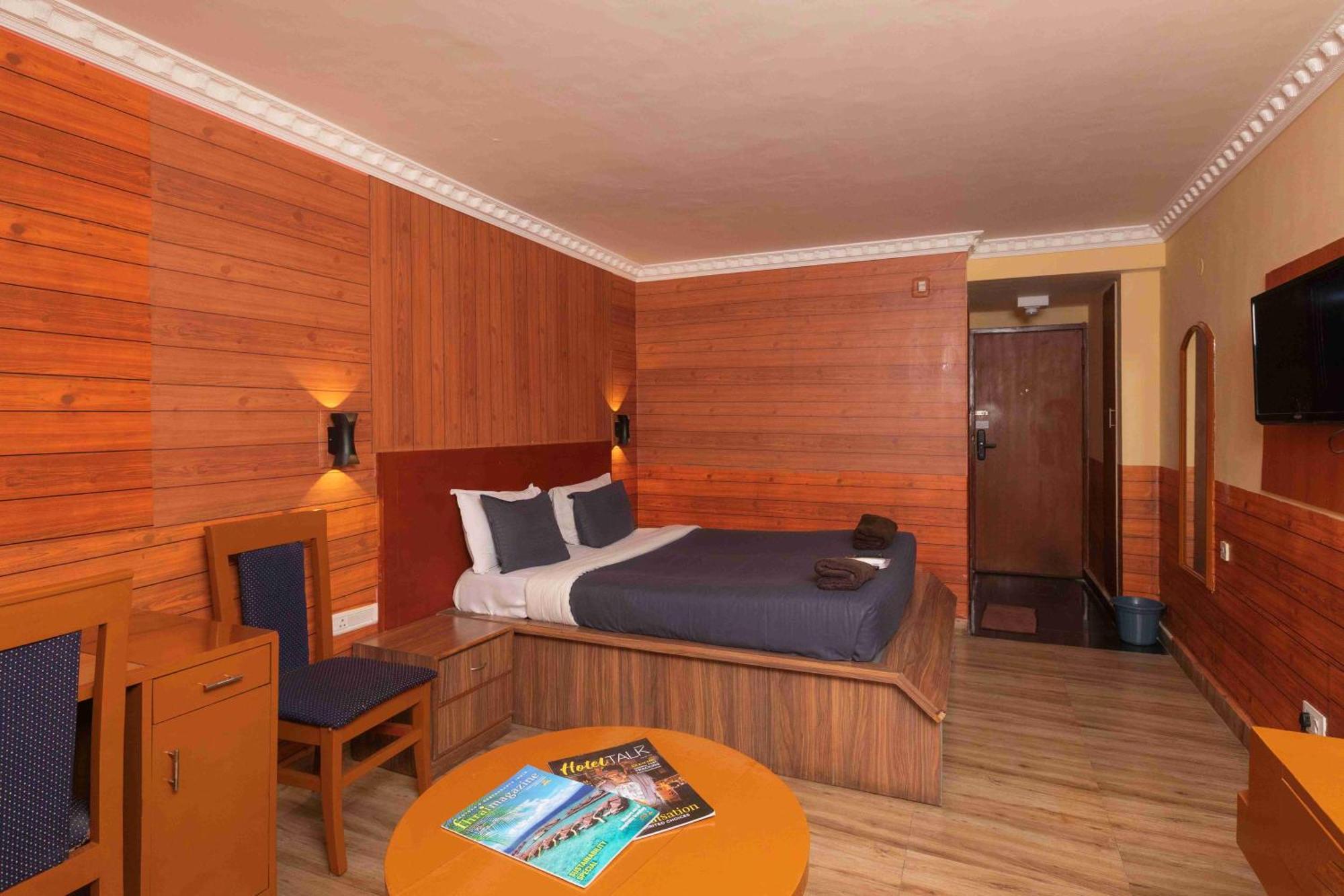 Devi Enterprises - Hotel Khems Ooty Dış mekan fotoğraf