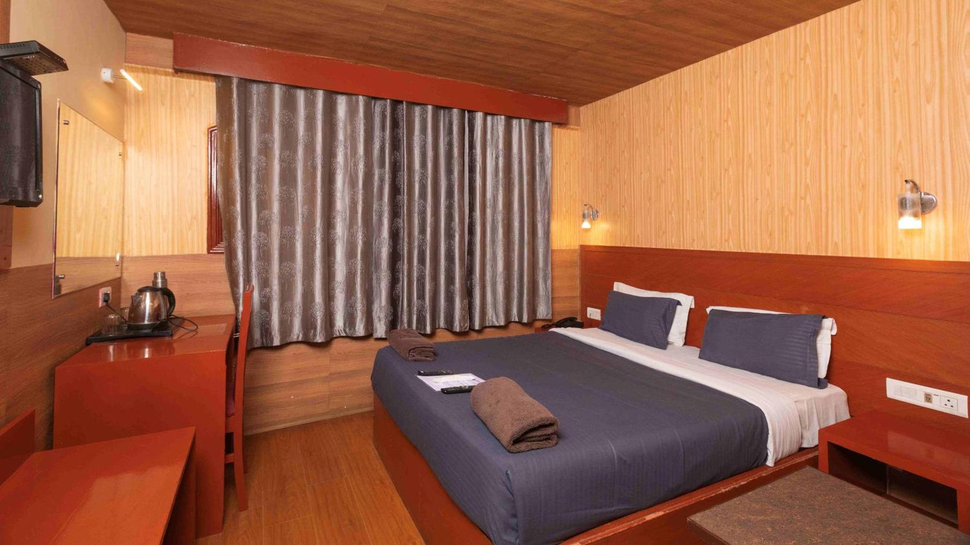 Devi Enterprises - Hotel Khems Ooty Dış mekan fotoğraf