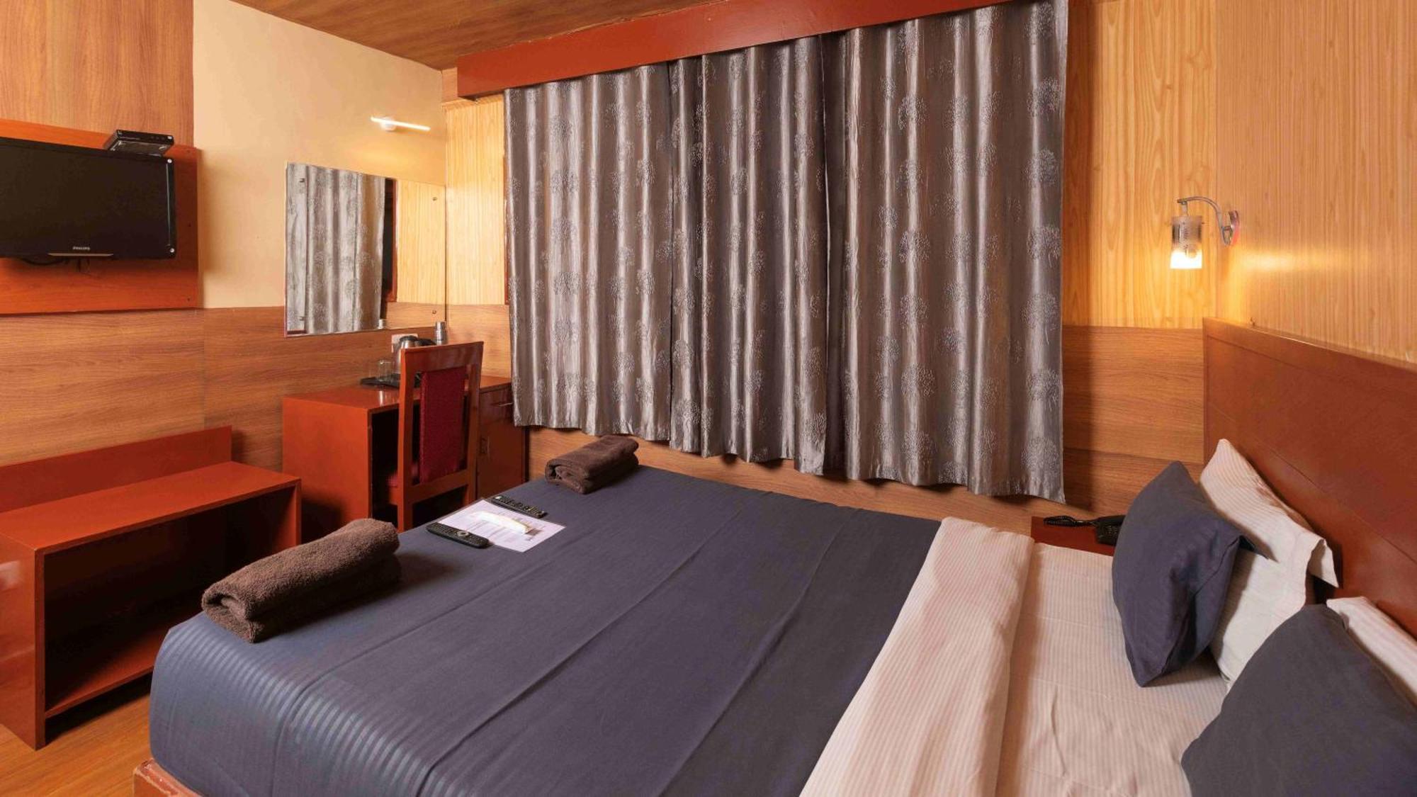 Devi Enterprises - Hotel Khems Ooty Dış mekan fotoğraf